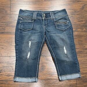 V.I.P. Stylish Blue Denim Women's Jeans capris size 11/12 EUC!